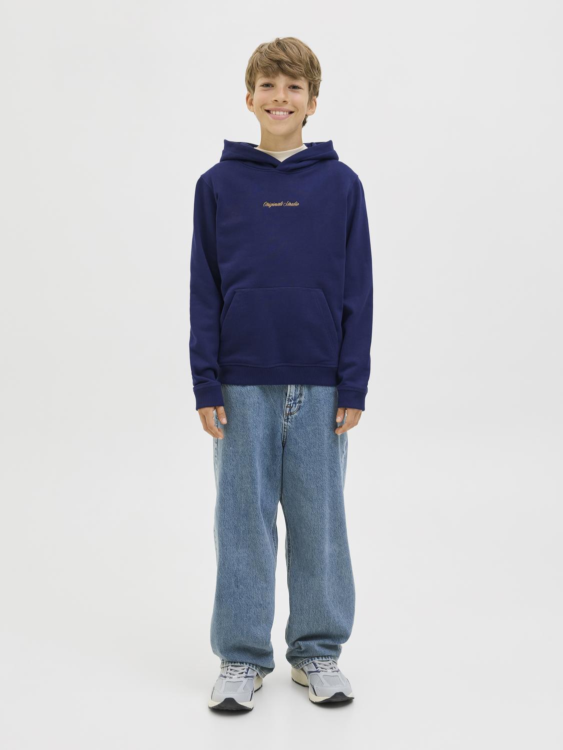 model_shot-front_full